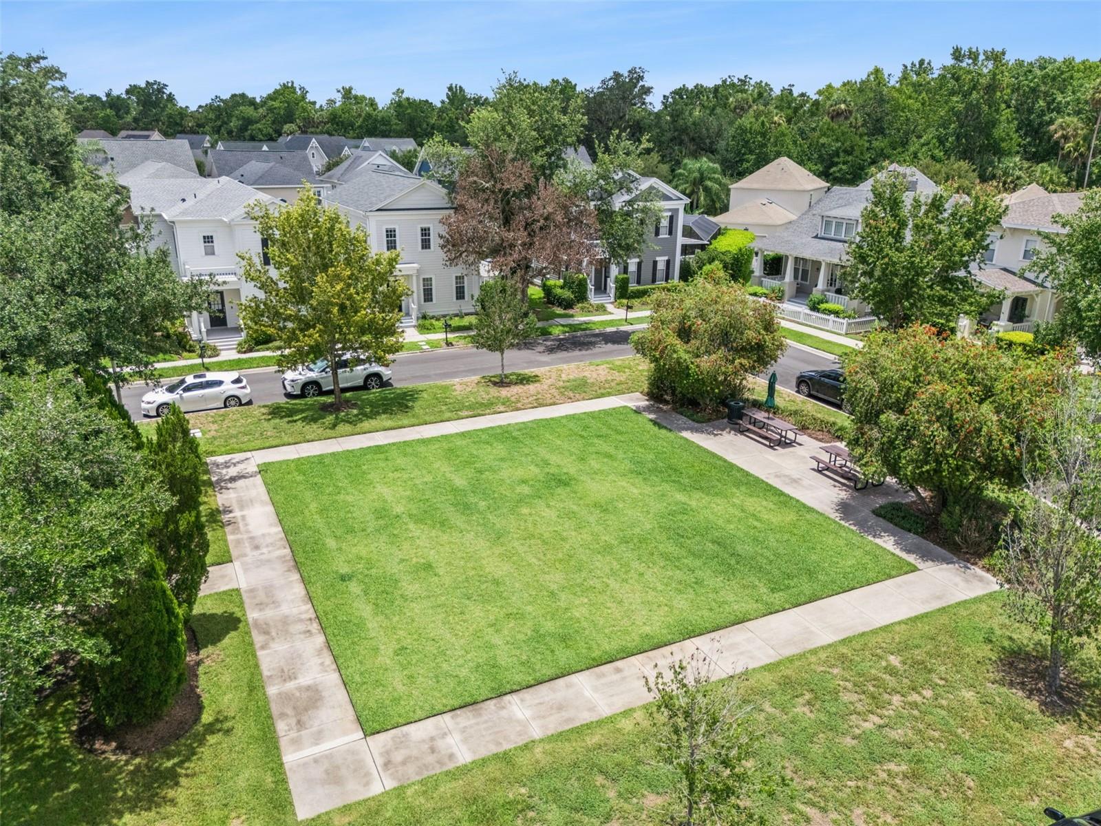 1102 GOLDENASTER CT