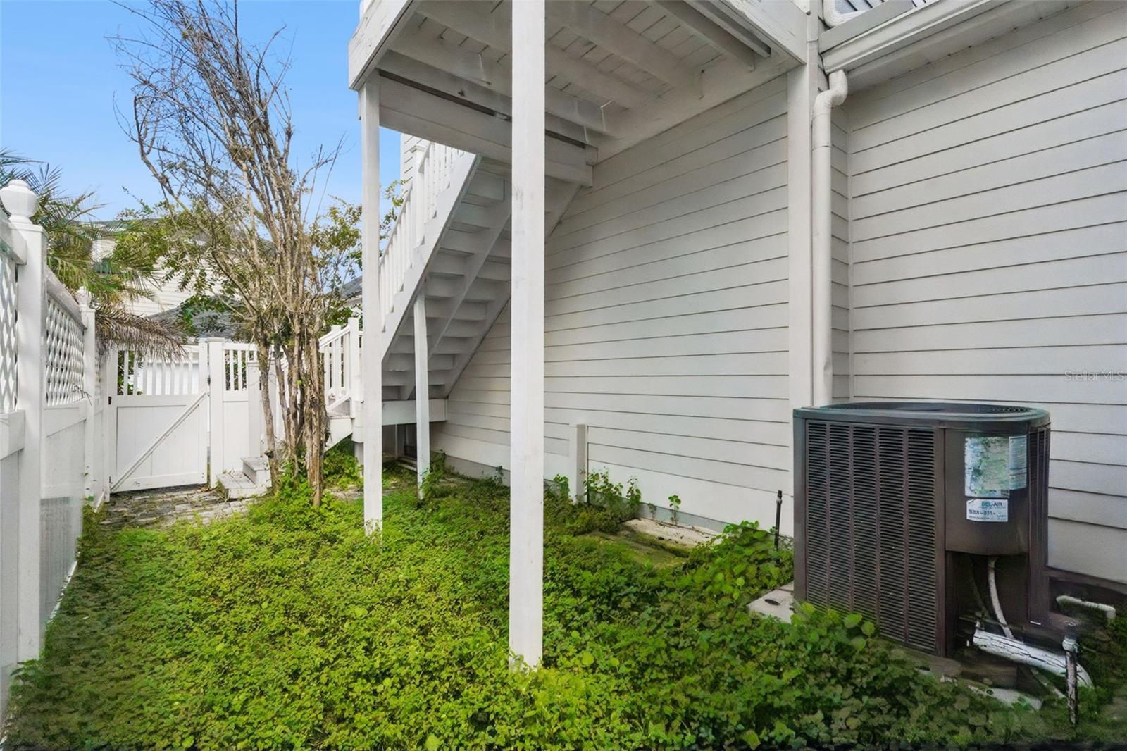 1102 GOLDENASTER CT