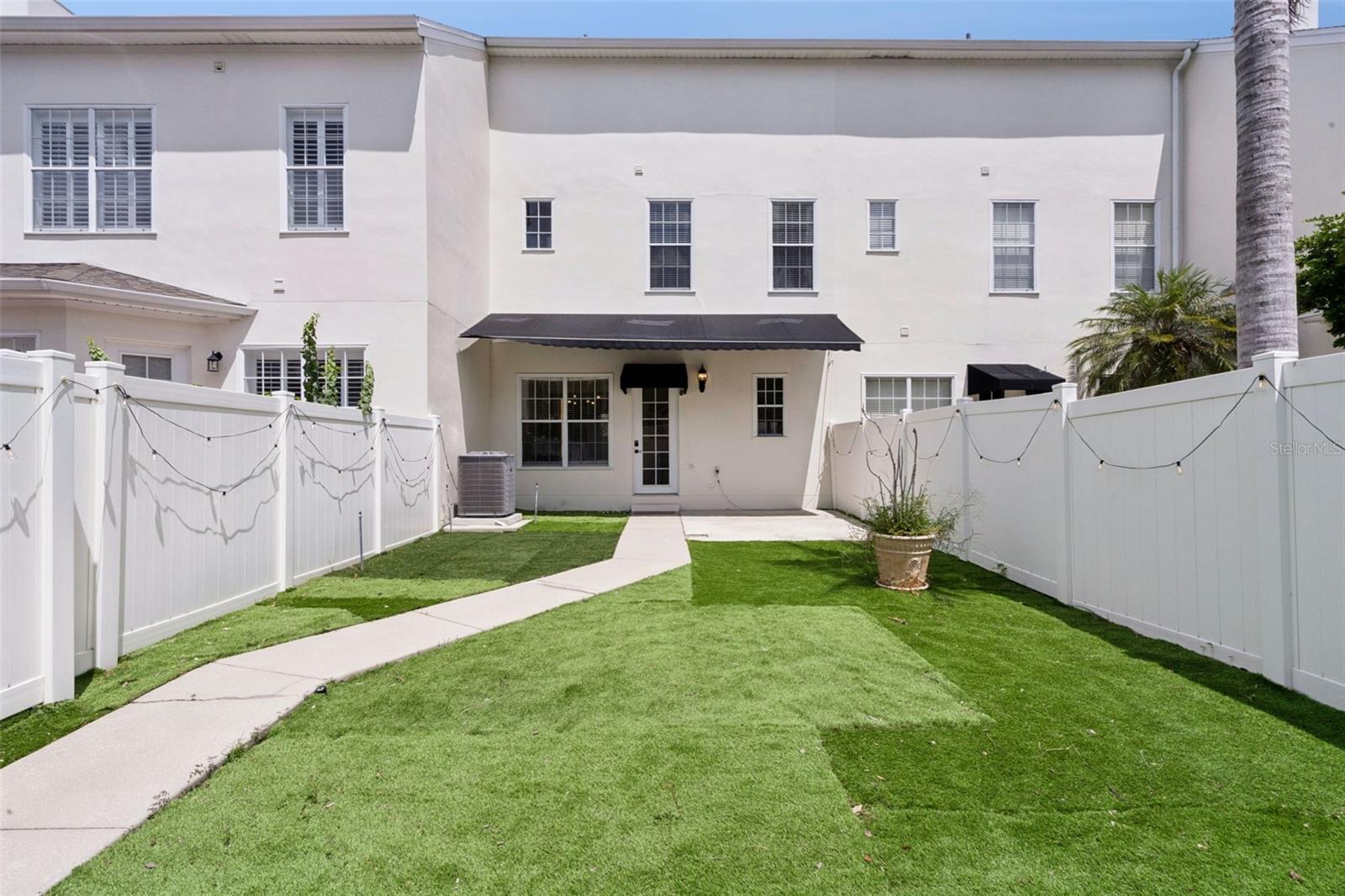 1134 CELEBRATION AVE
