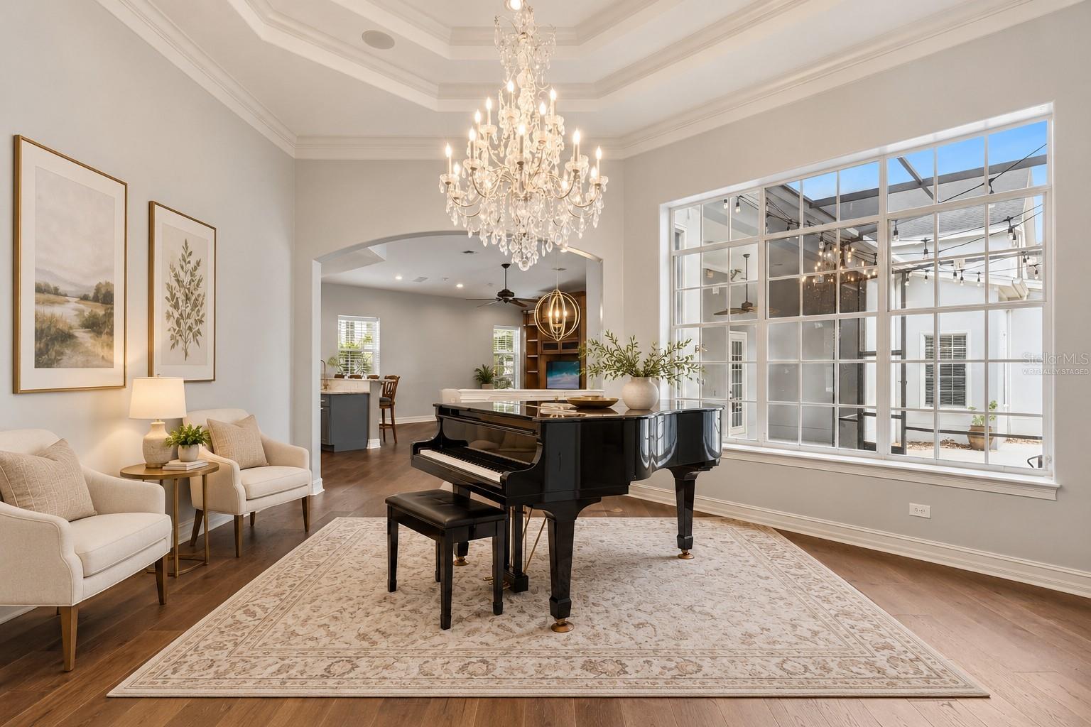 906 SPRING PARK LOOP