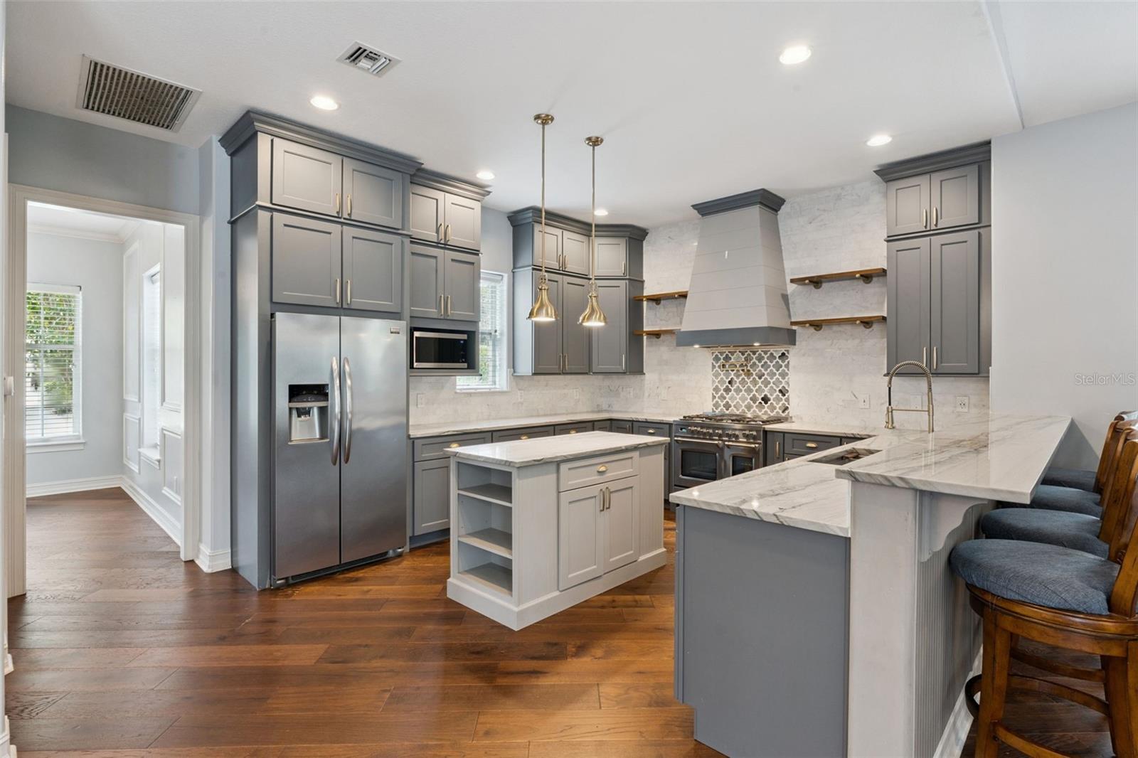 906 SPRING PARK LOOP