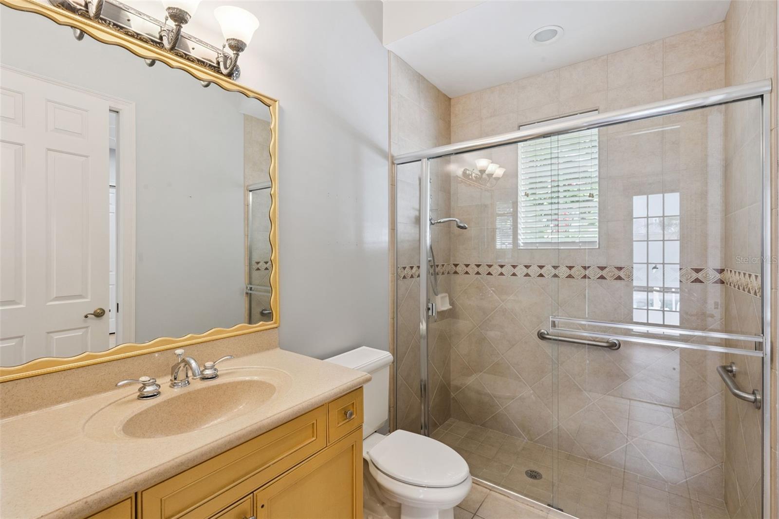 906 SPRING PARK LOOP