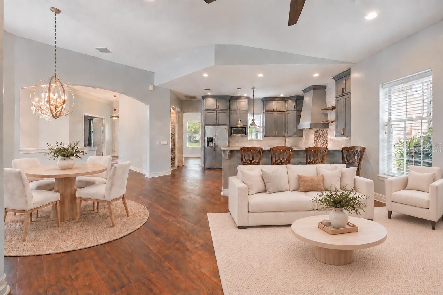 906 SPRING PARK LOOP