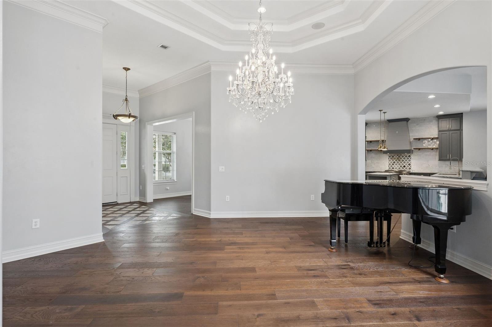 906 SPRING PARK LOOP