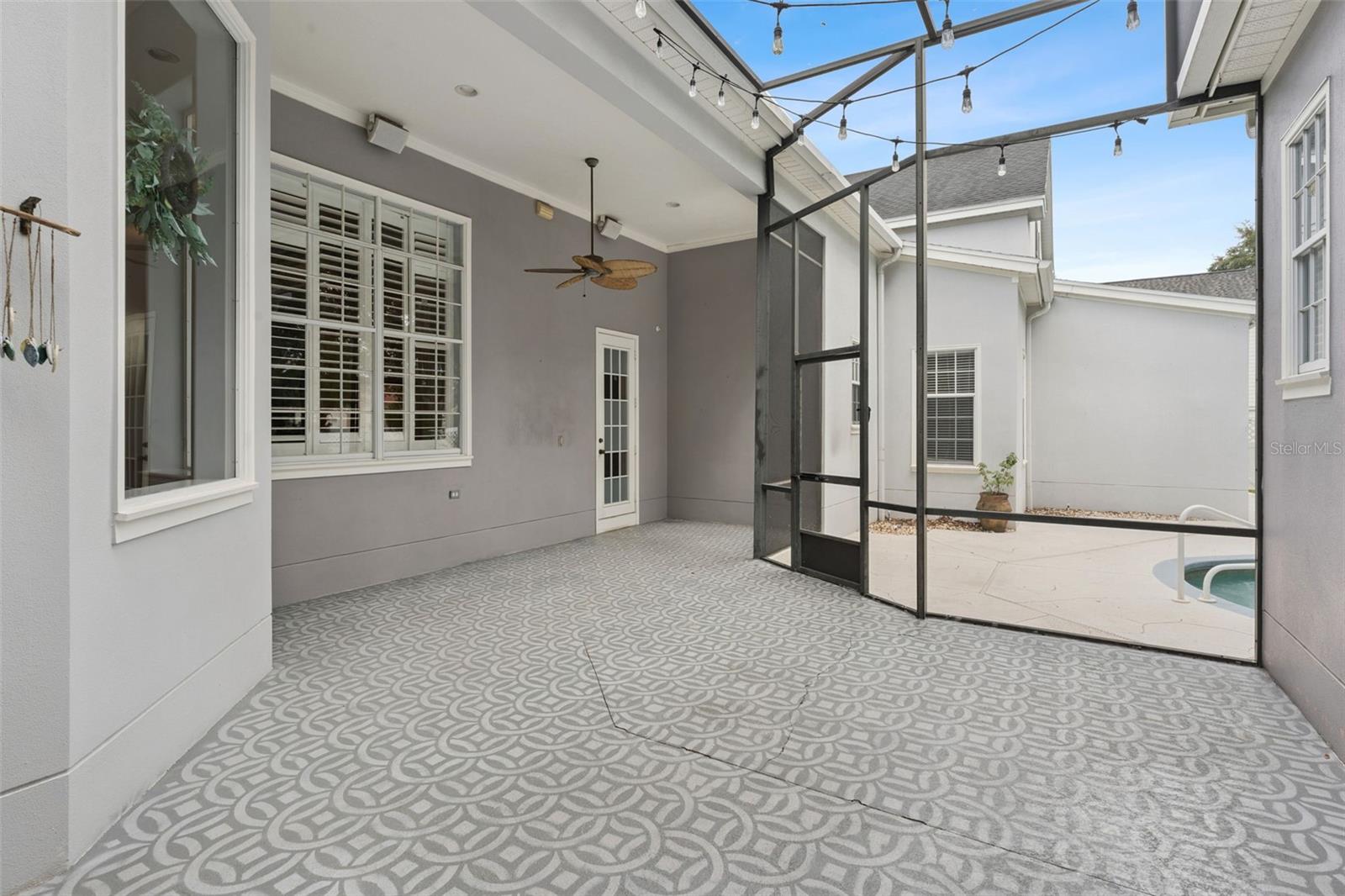 906 SPRING PARK LOOP