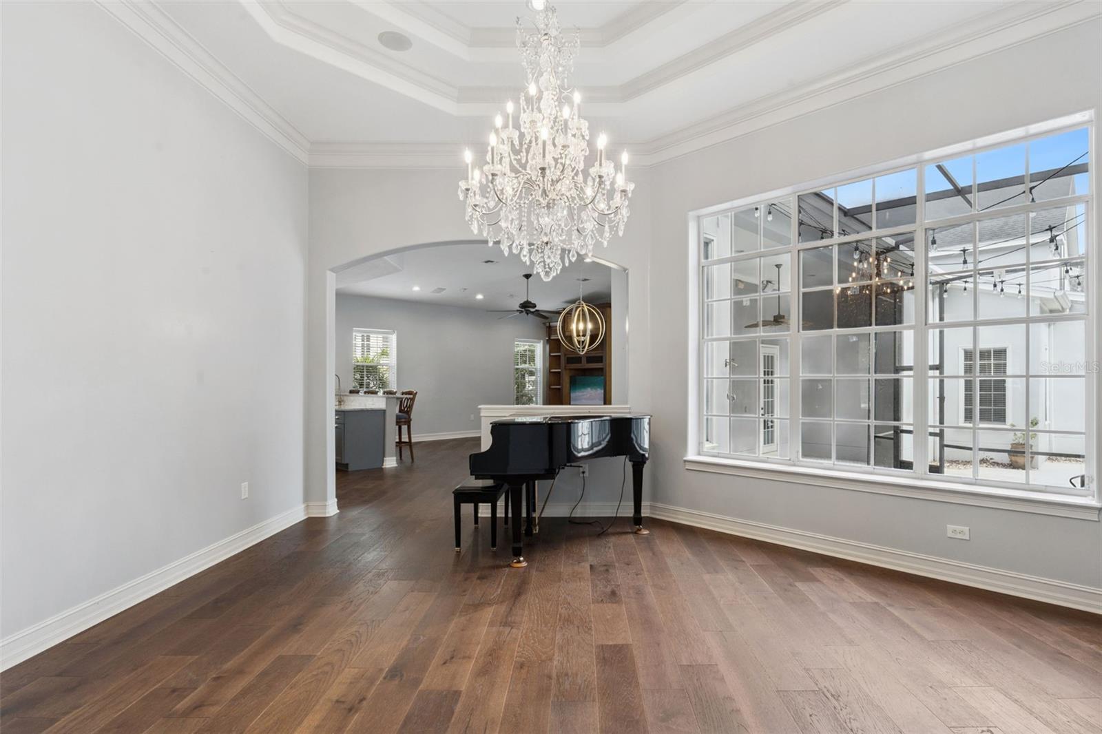 906 SPRING PARK LOOP