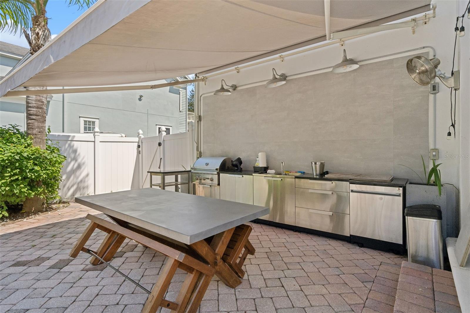 843 OAK SHADOWS RD