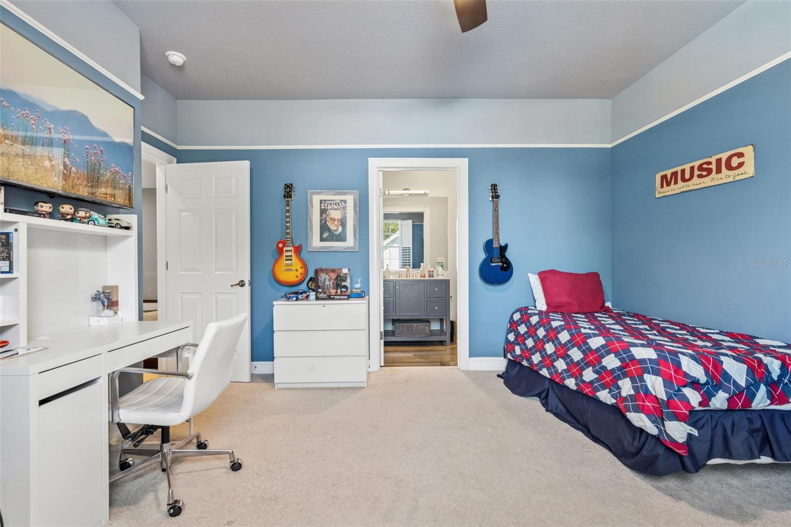 843 OAK SHADOWS RD