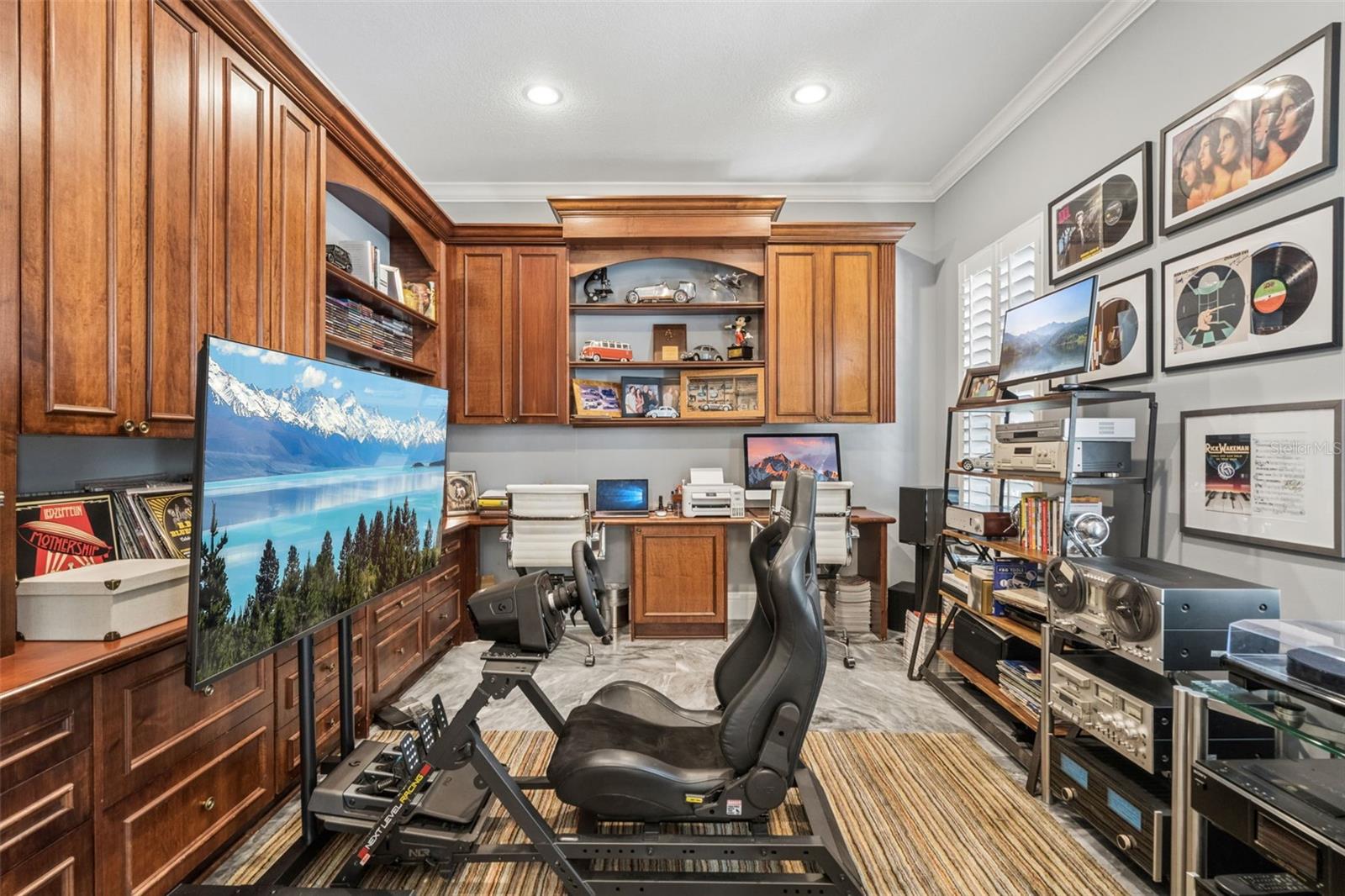 843 OAK SHADOWS RD