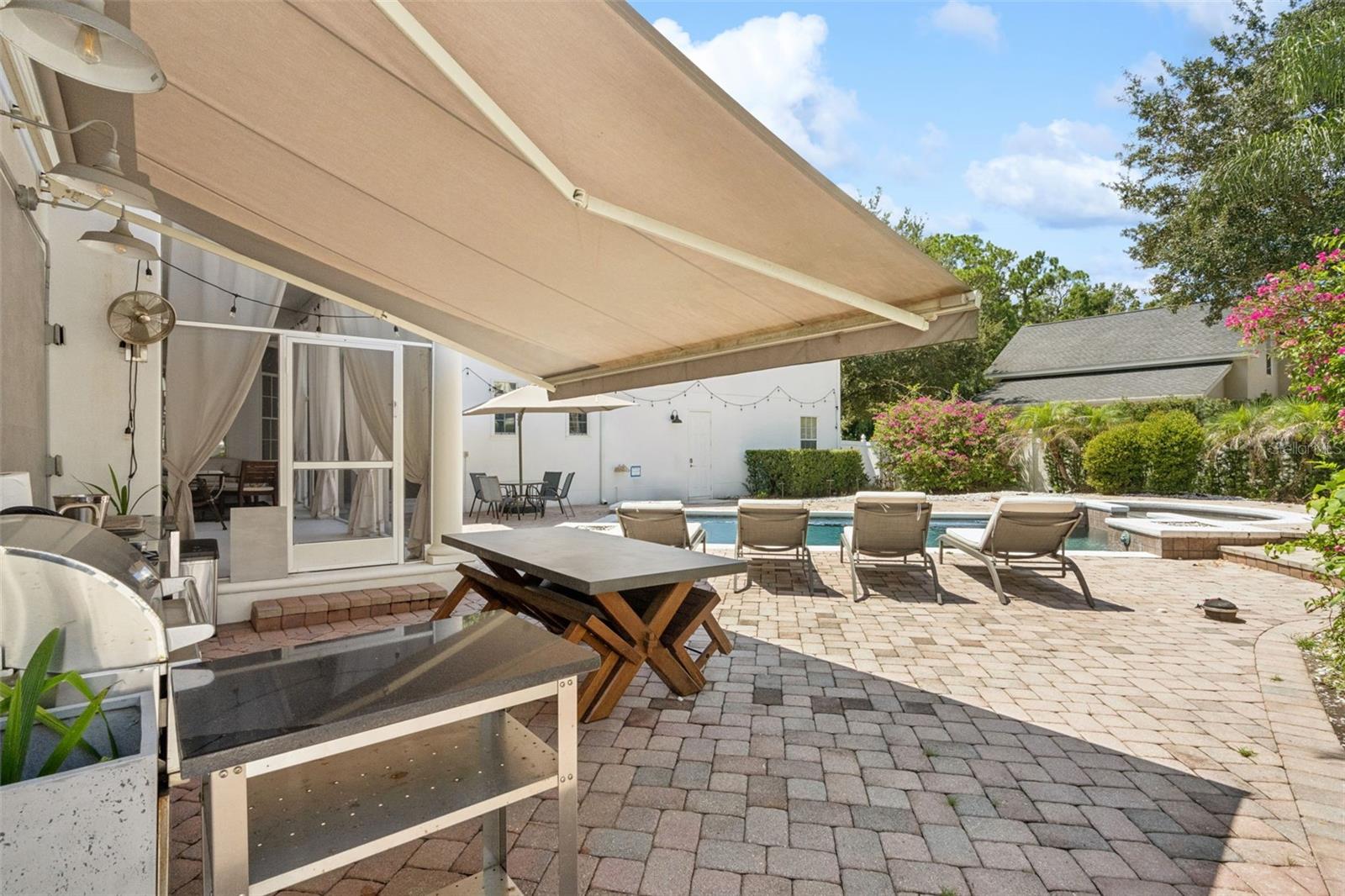843 OAK SHADOWS RD