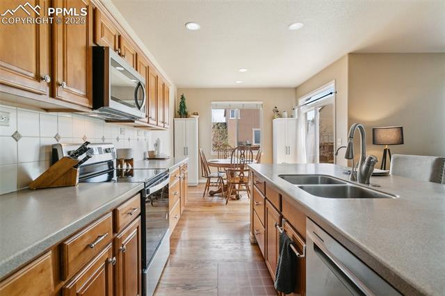 5977 Cumbre Vista Way