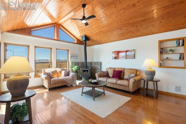 10170 TOMAHAWK Trail