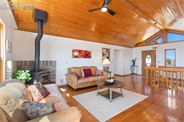 10170 TOMAHAWK Trail