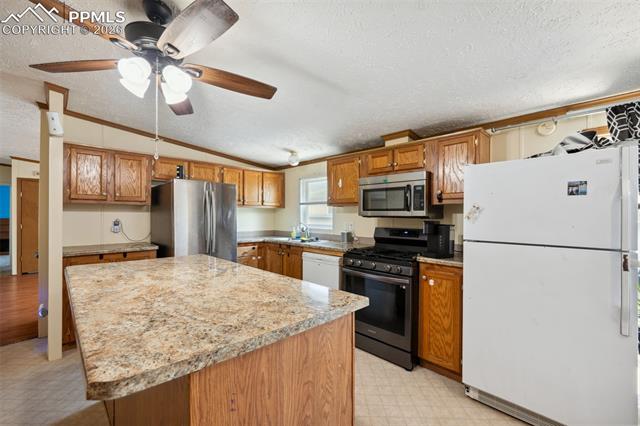 842 Desert Circle