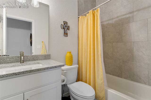 2220 E La Salle Street 103