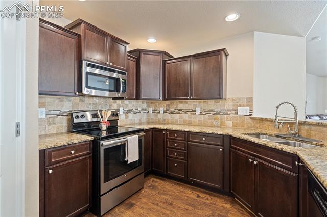 5420 Oak Spring Heights