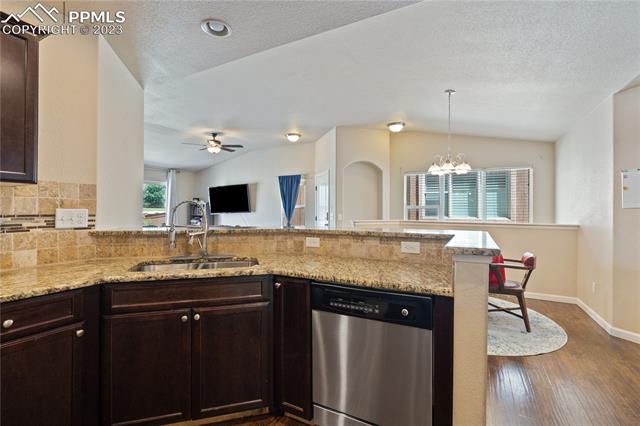 5420 Oak Spring Heights