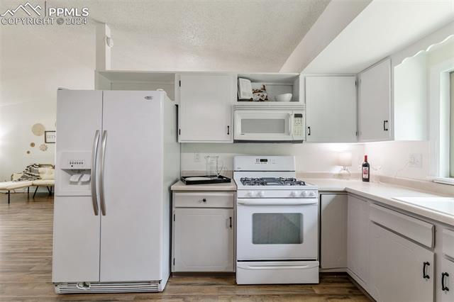 5439 Saddle Horn Avenue