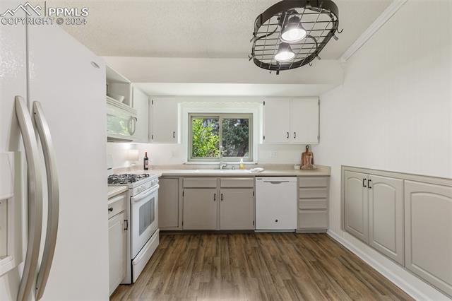 5439 Saddle Horn Avenue