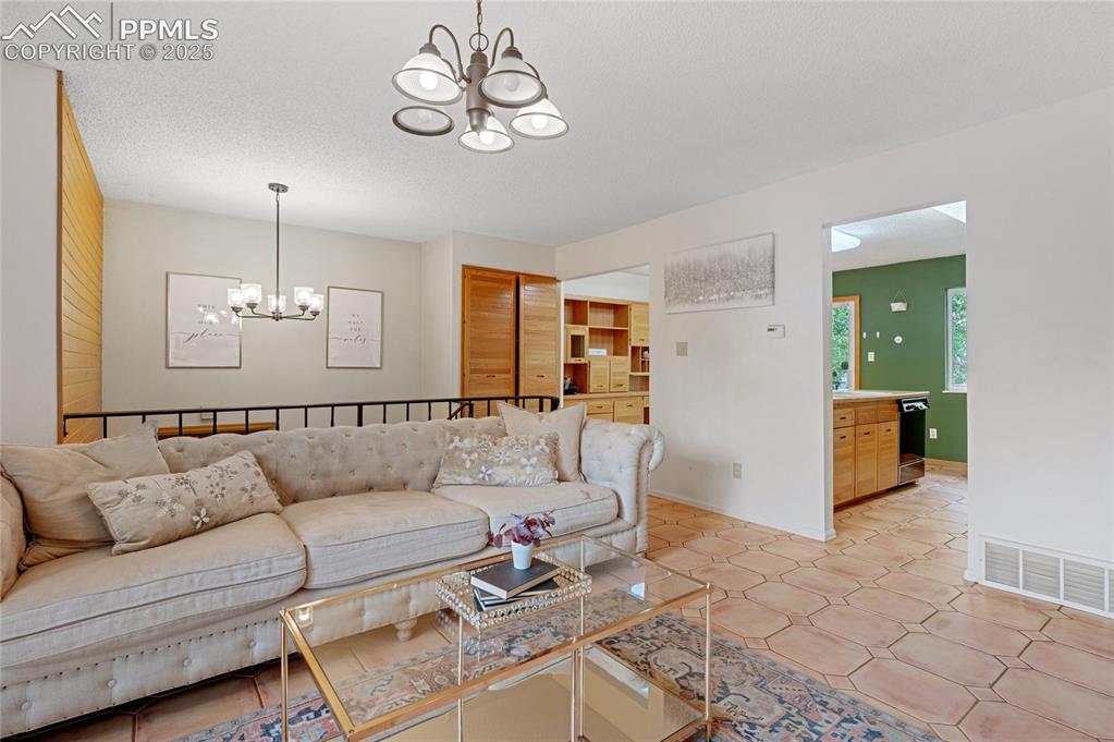 2885 Clarendon Drive