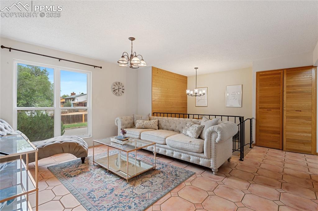 2885 Clarendon Drive