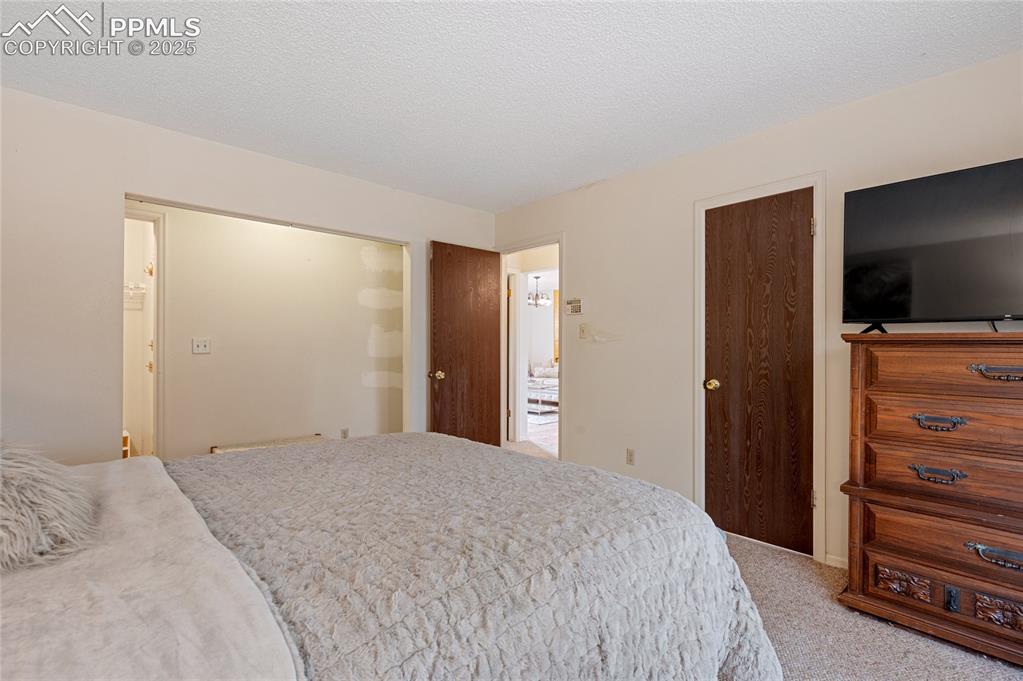 2885 Clarendon Drive