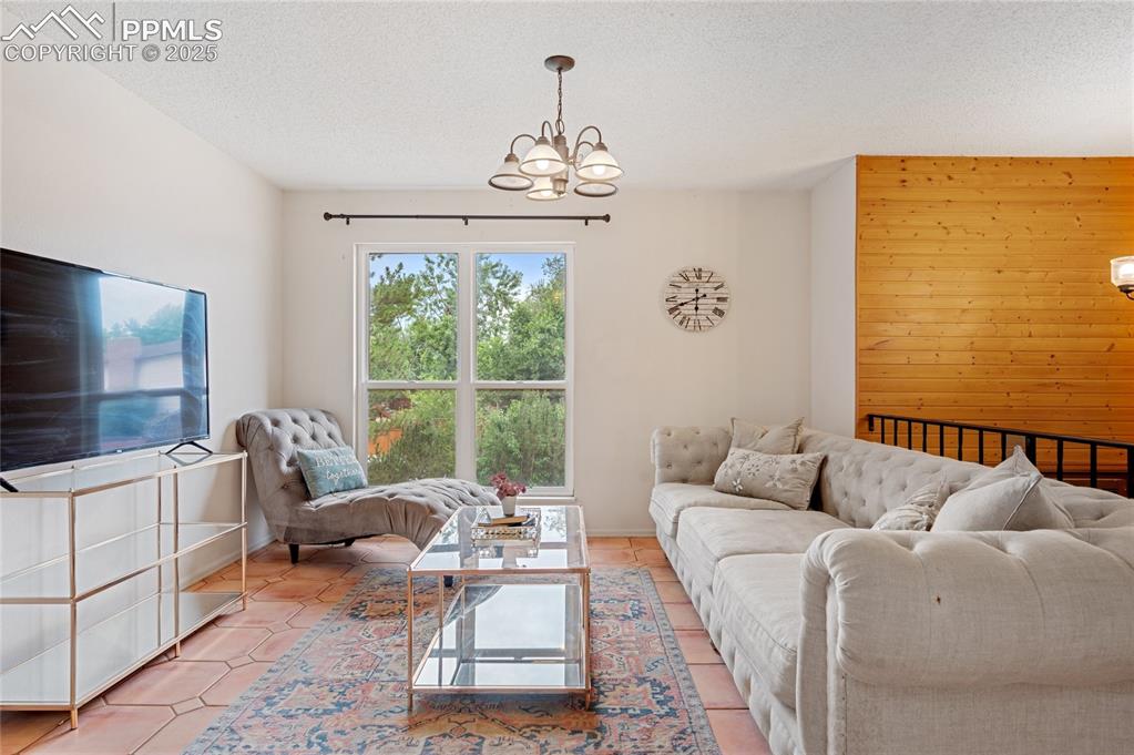 2885 Clarendon Drive