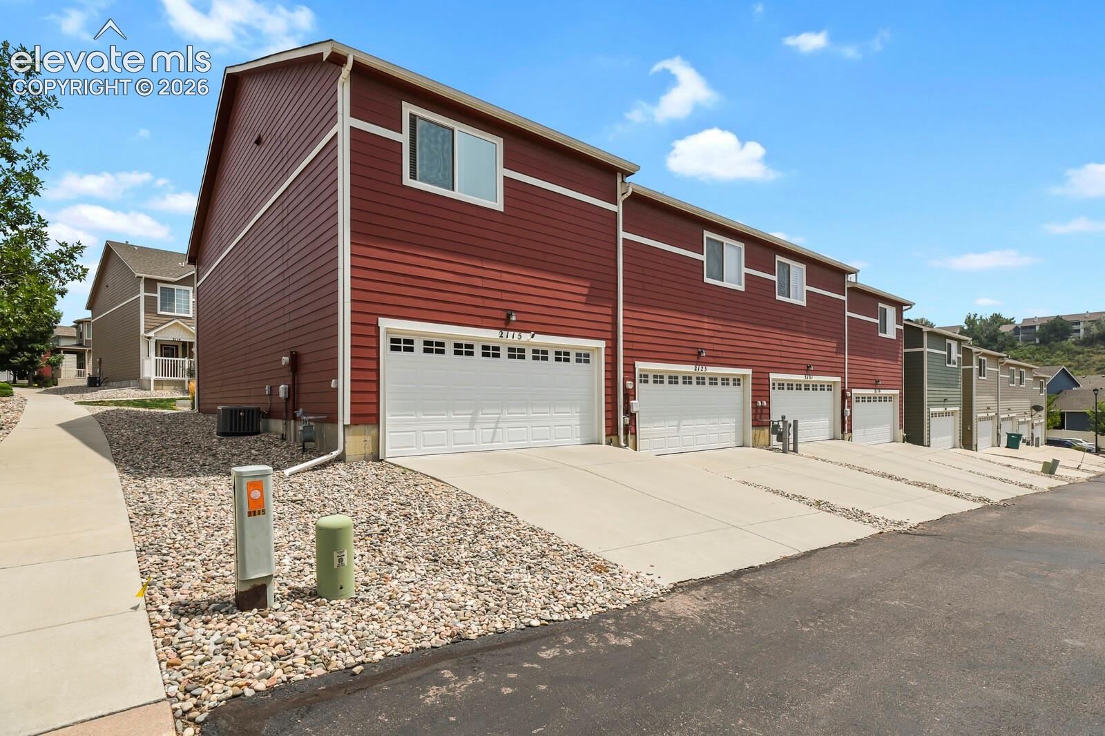 2115 St Claire Park Alley