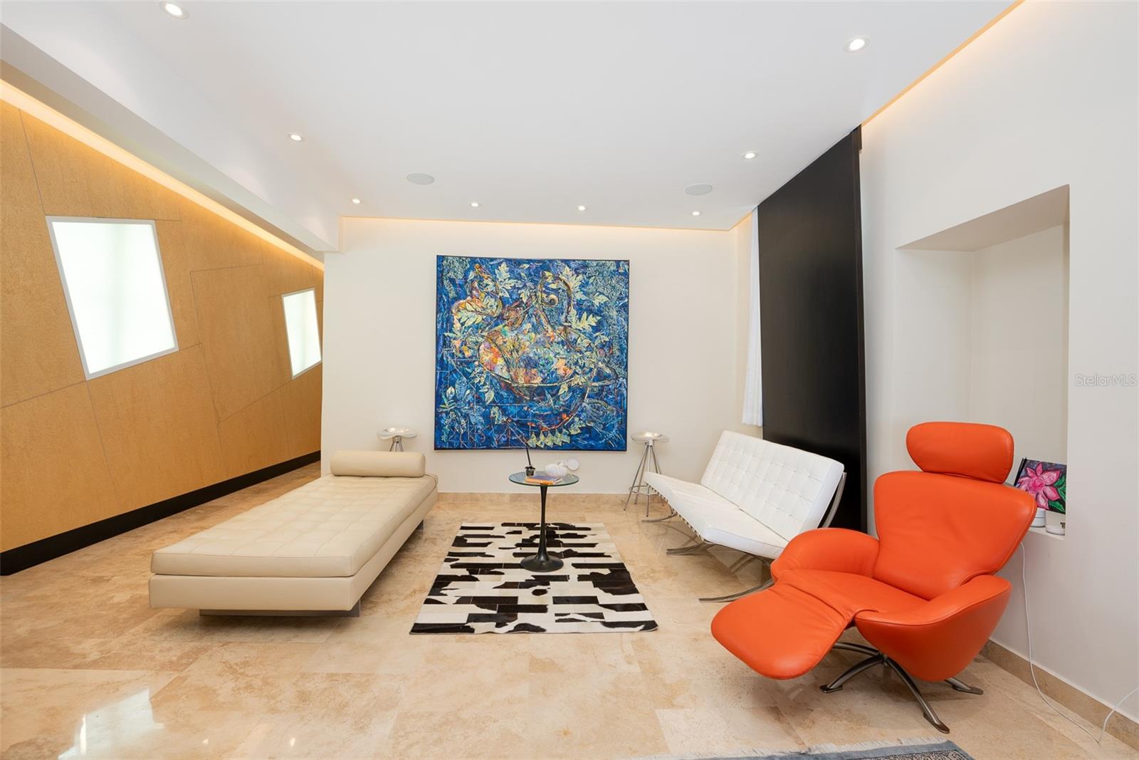 610 AVE MIRAMAR #202