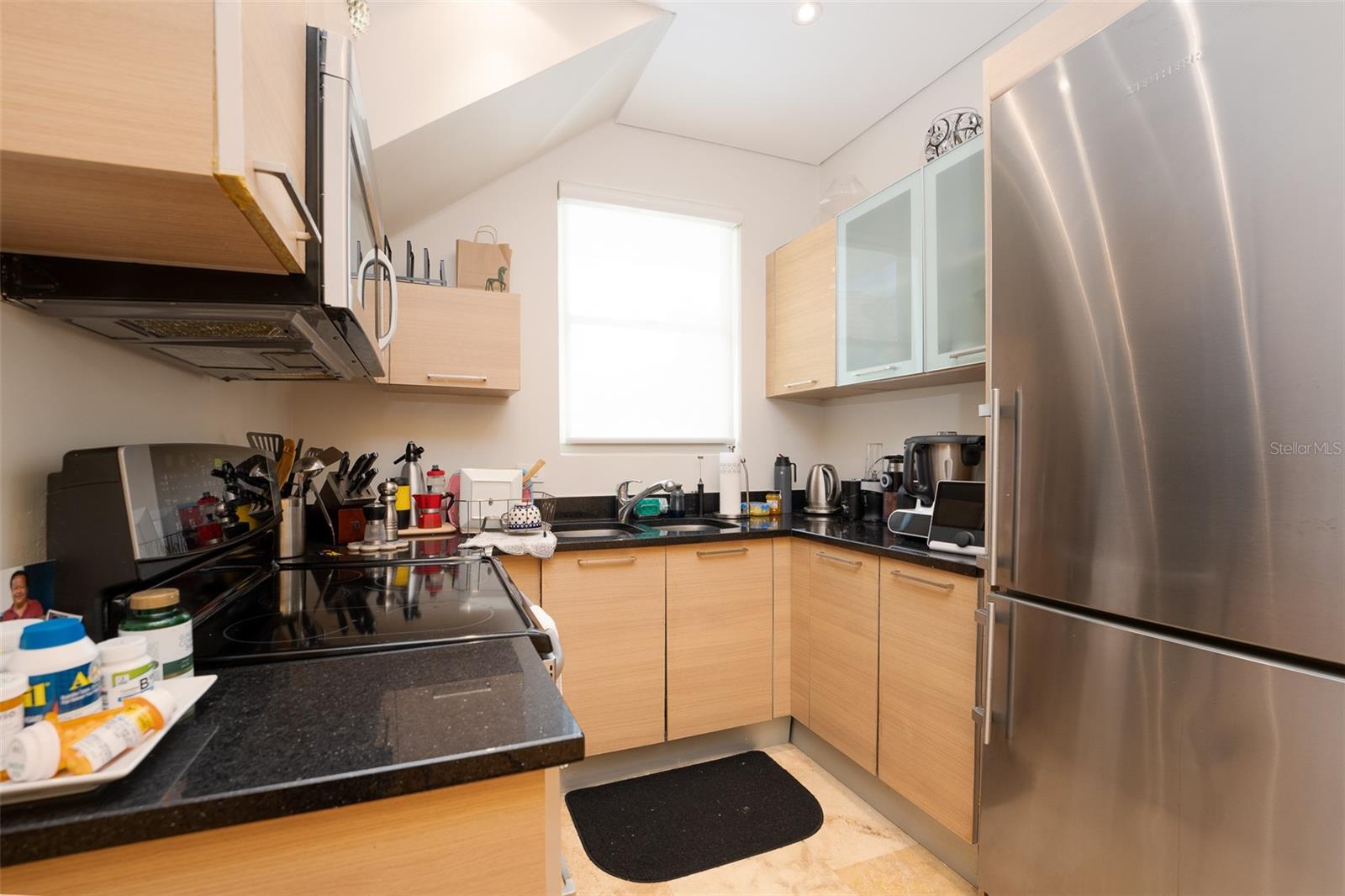 610 AVE MIRAMAR #202