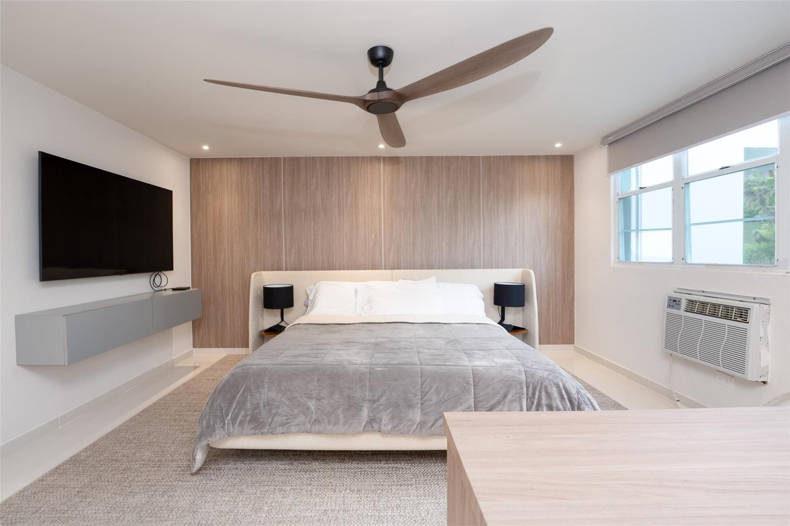 1500 AVE LOS ROMEROS #203