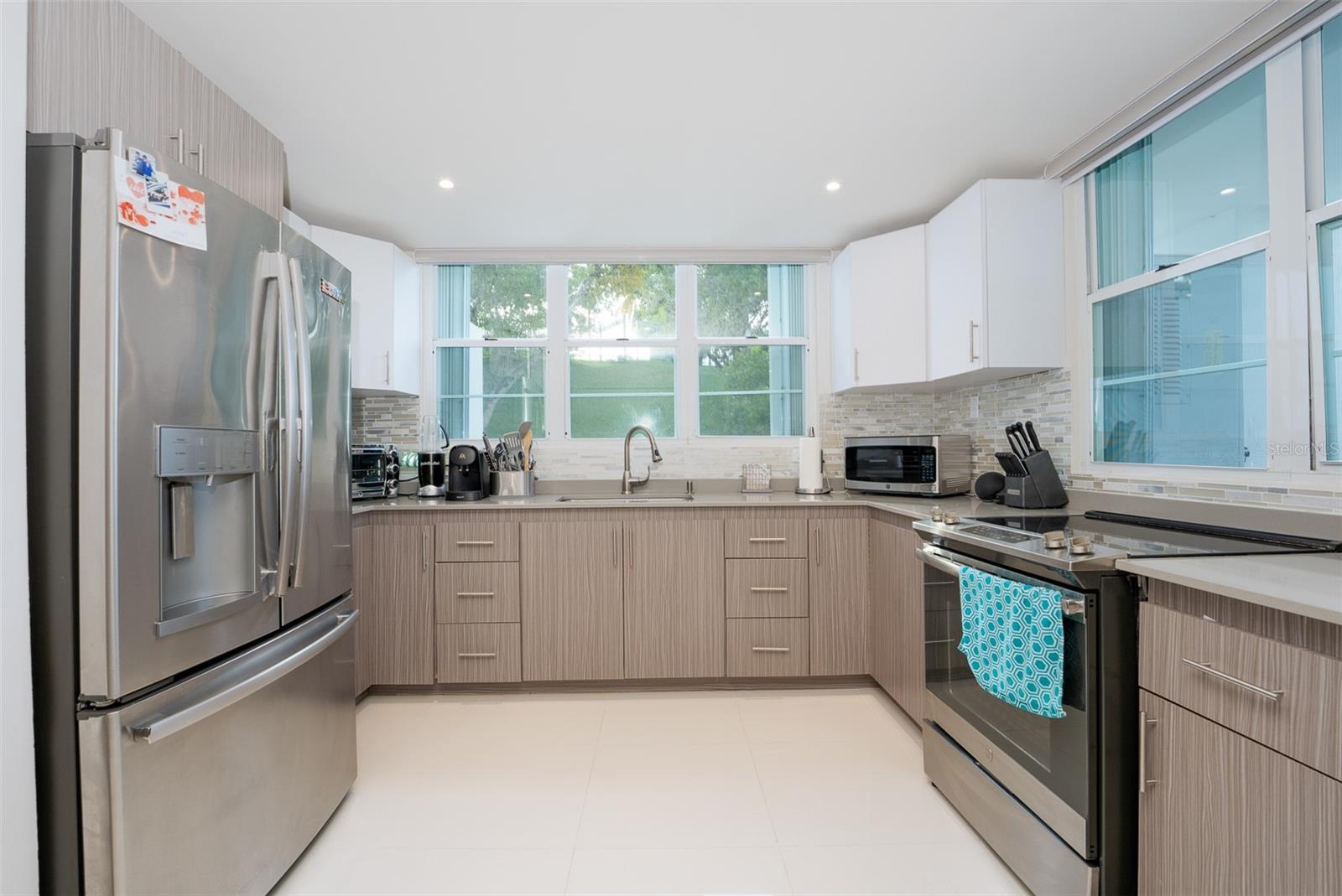 1500 AVE LOS ROMEROS #203