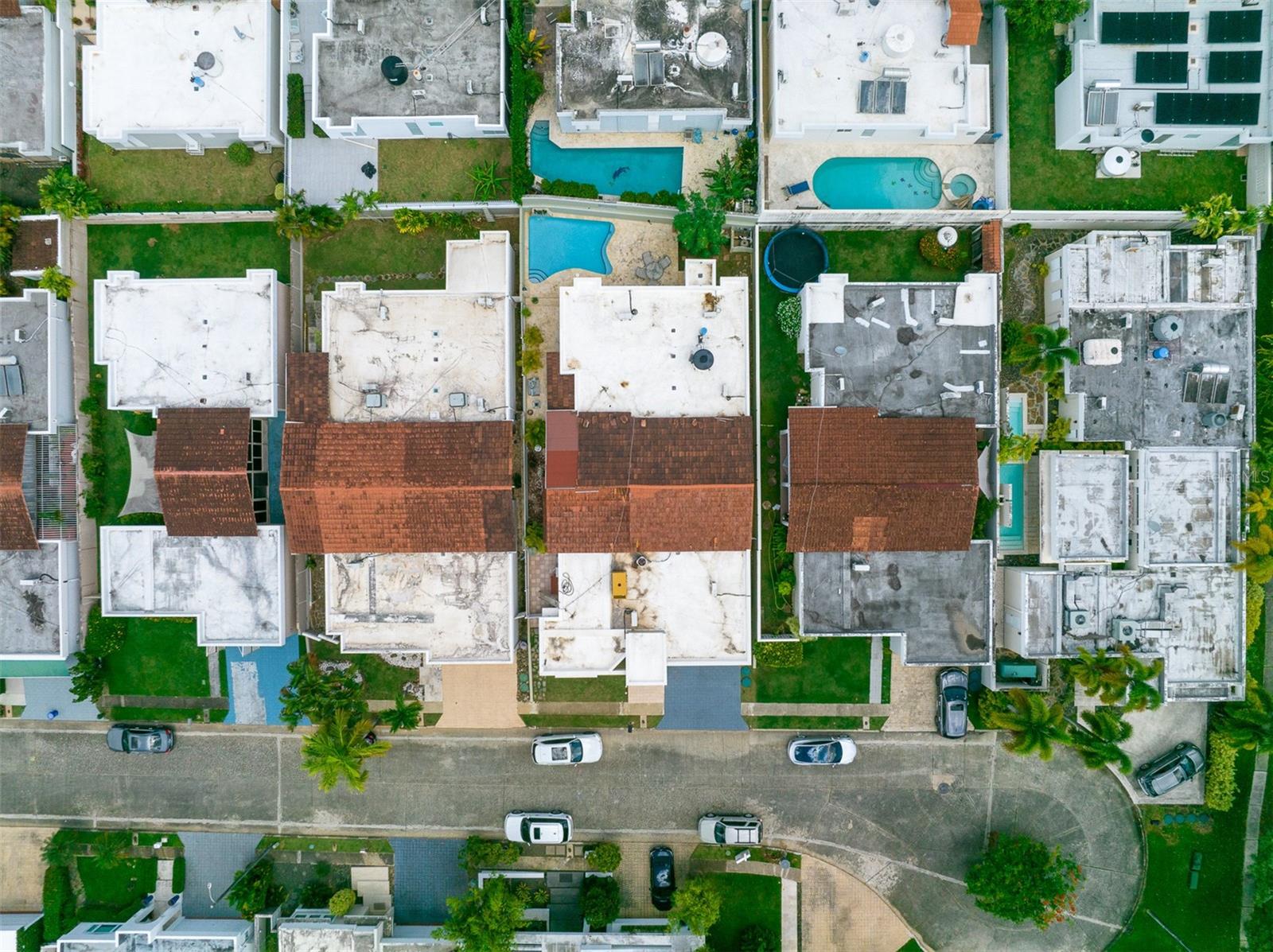 76 CALLE REINA ALEXANDRA