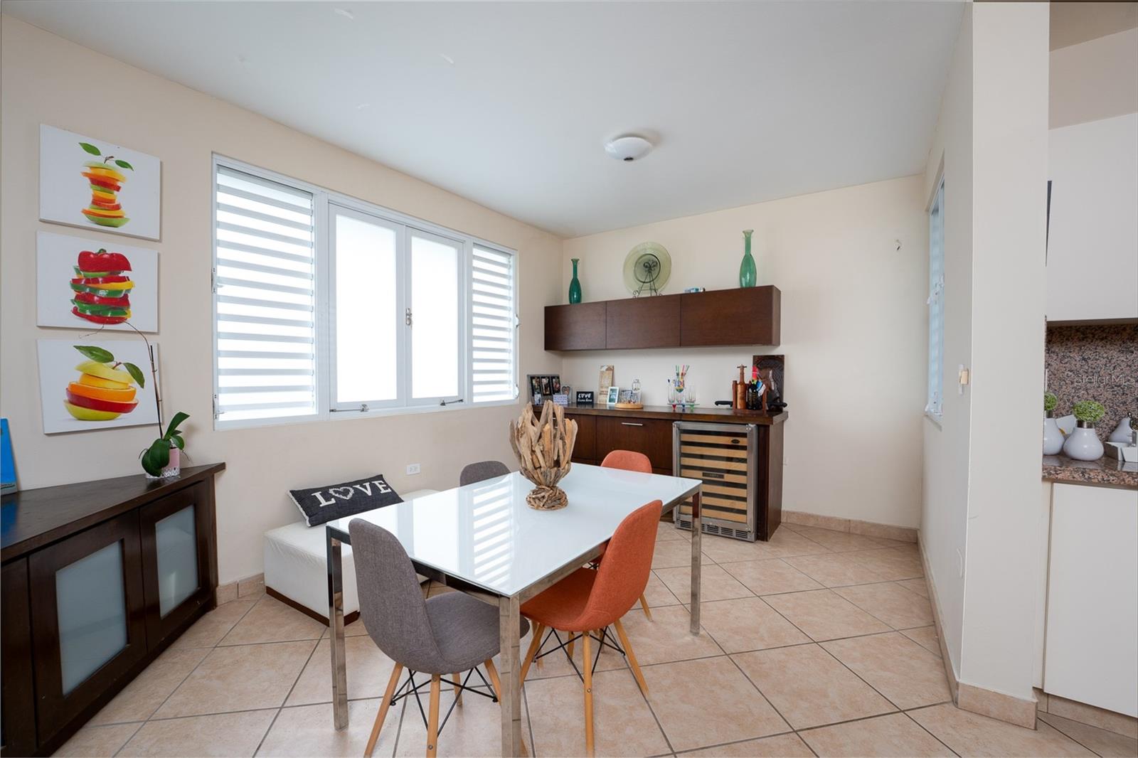 76 CALLE REINA ALEXANDRA