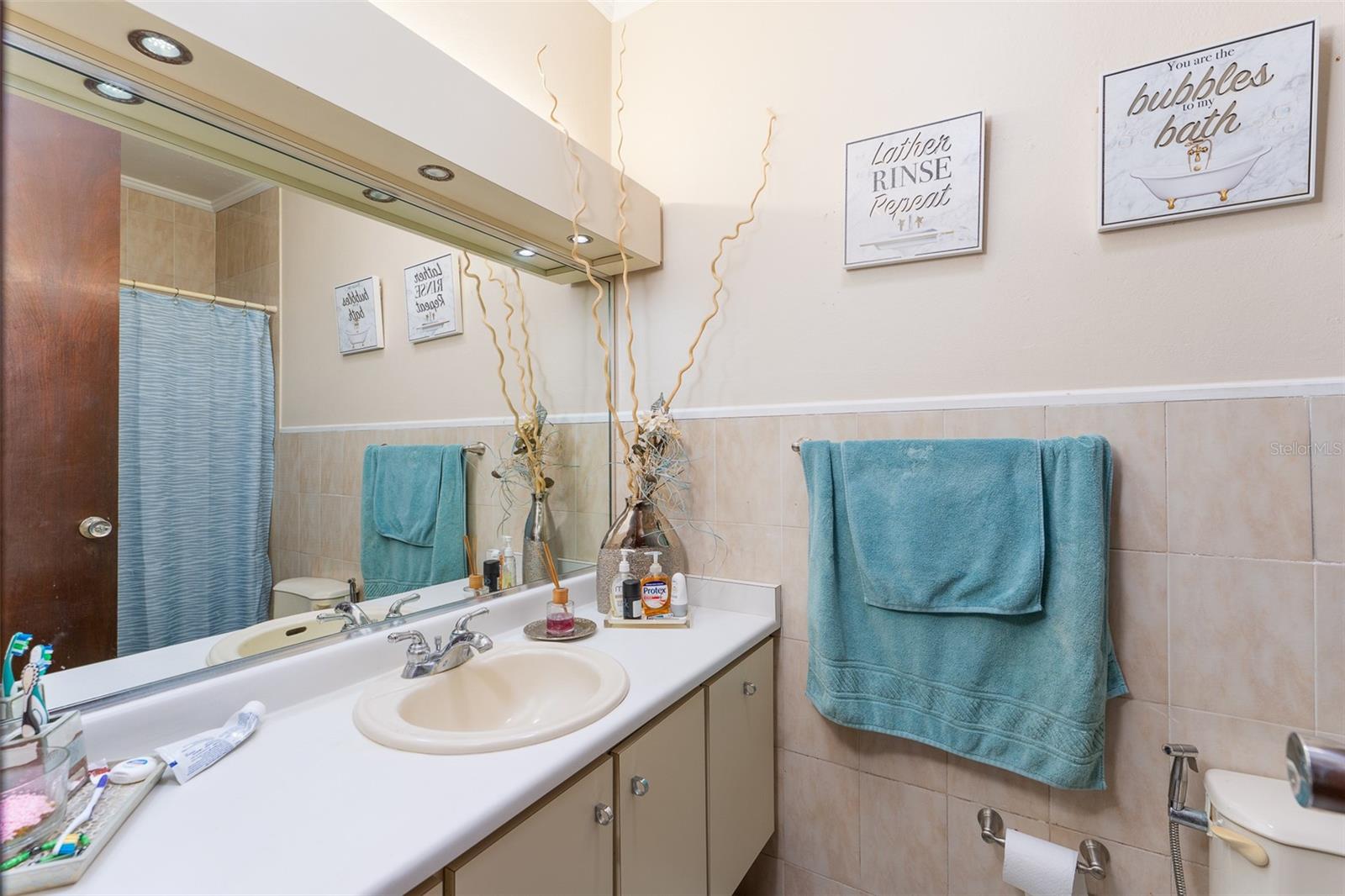 76 CALLE REINA ALEXANDRA