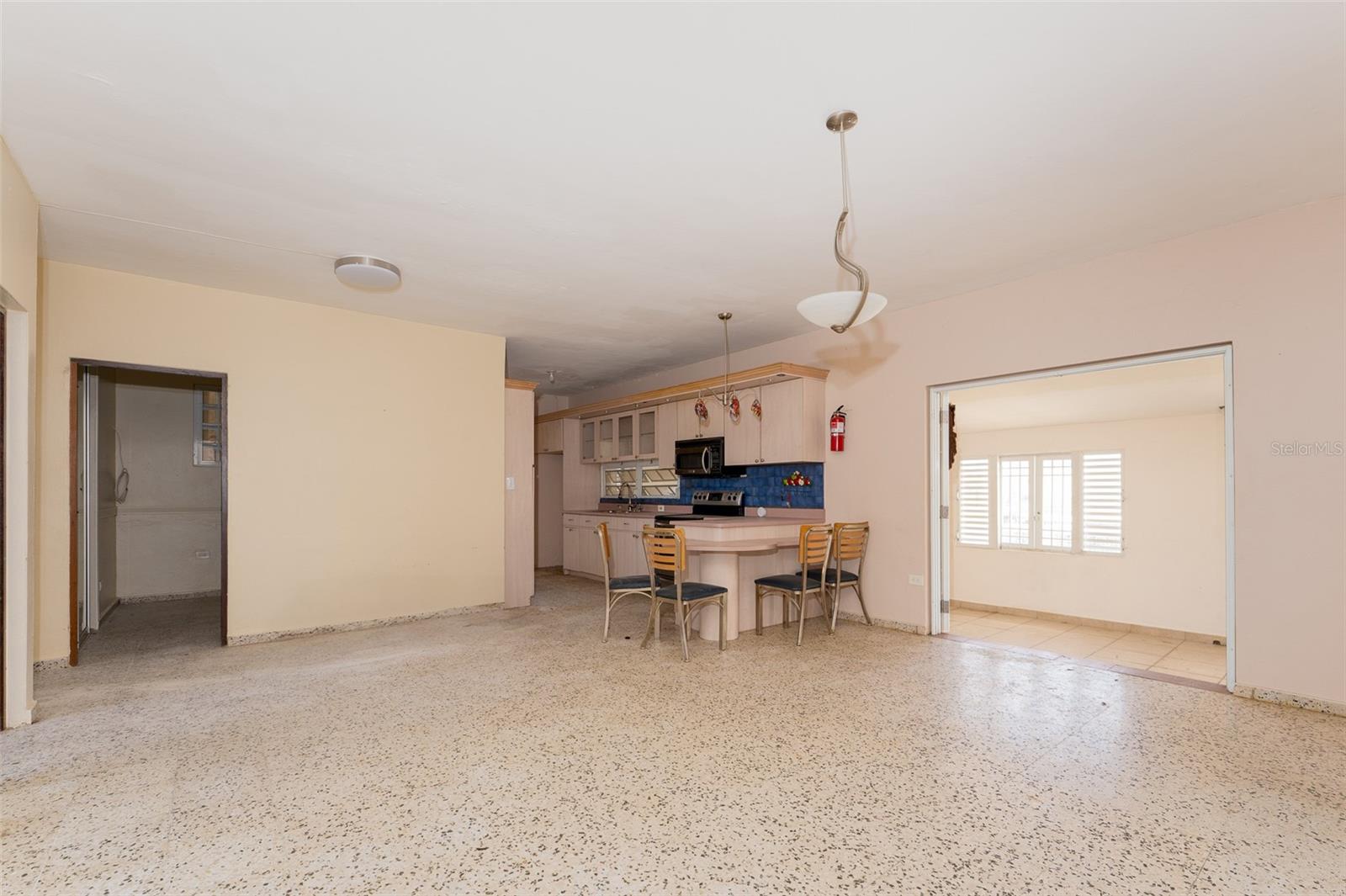 EW-1111 CALLE LUIS CORDOVA