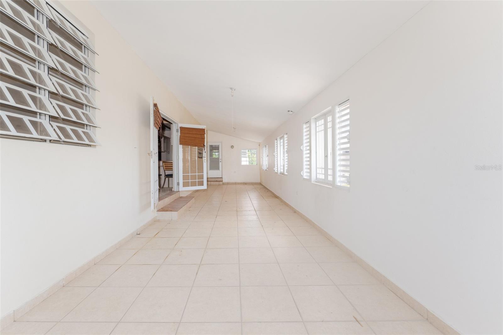 EW-1111 CALLE LUIS CORDOVA