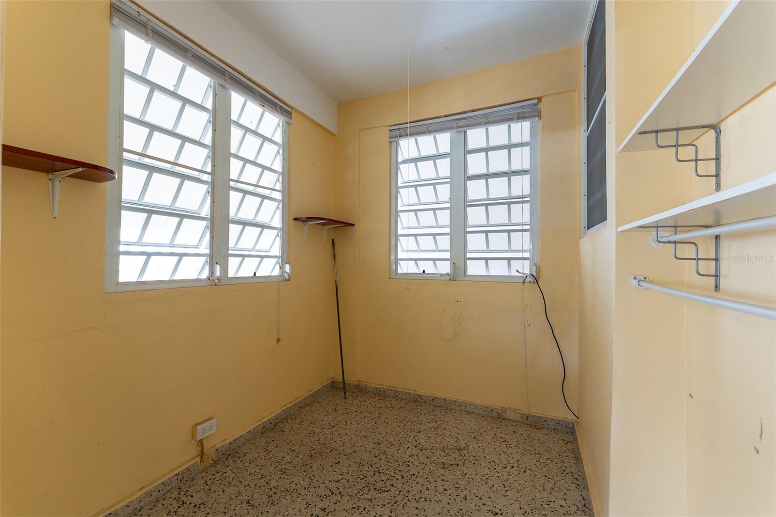 EW-1111 CALLE LUIS CORDOVA