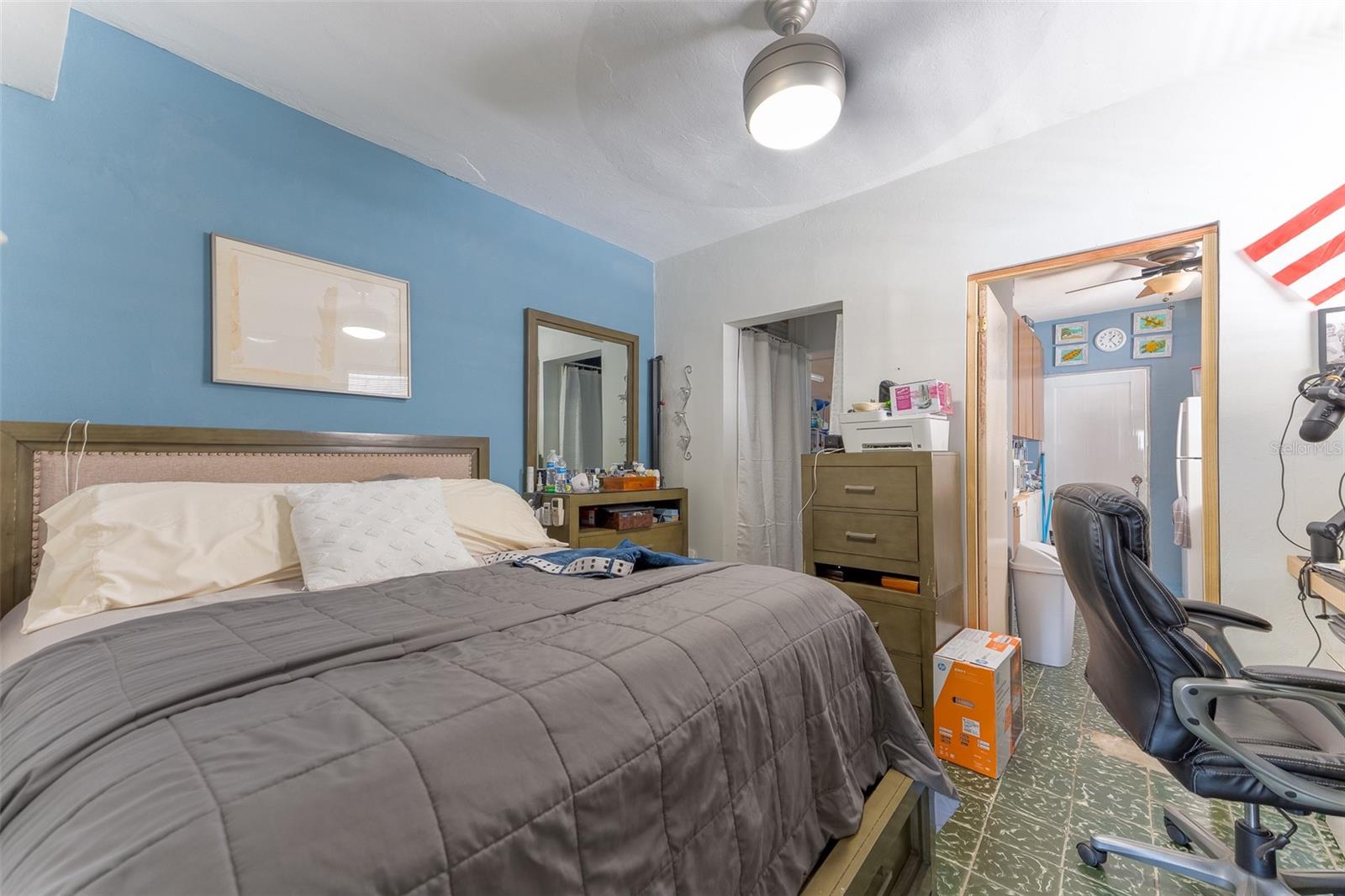 EW-1111 CALLE LUIS CORDOVA