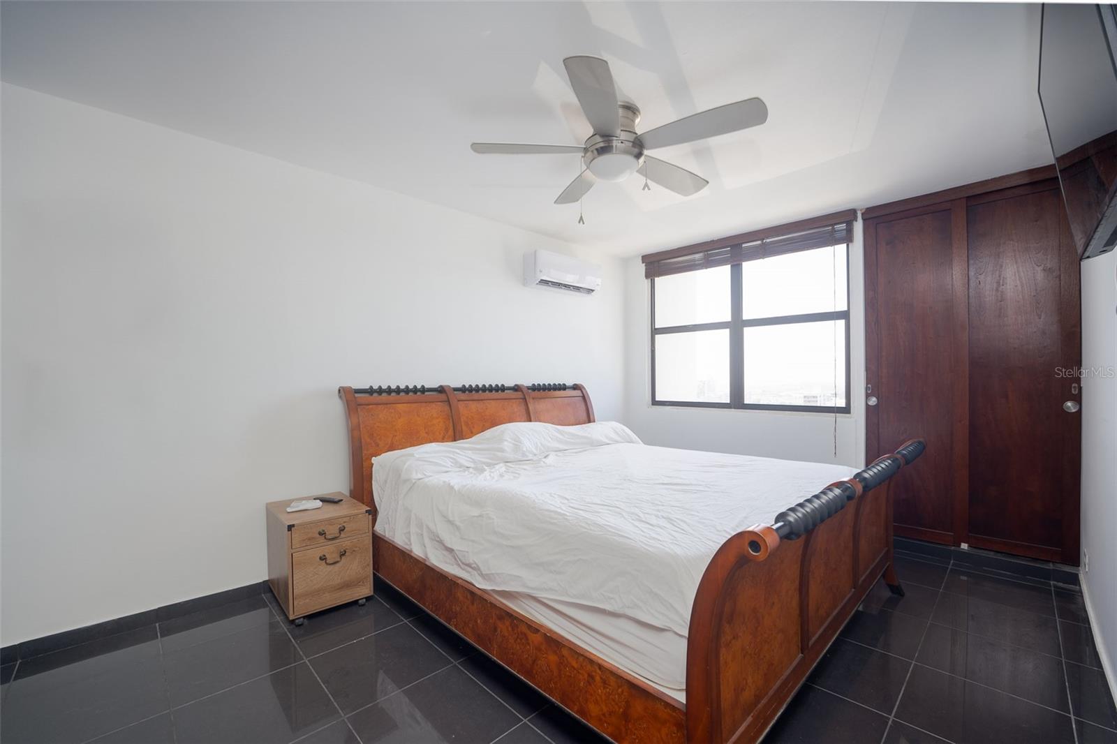 954 AVE DE LA CONSTITUCION #17F