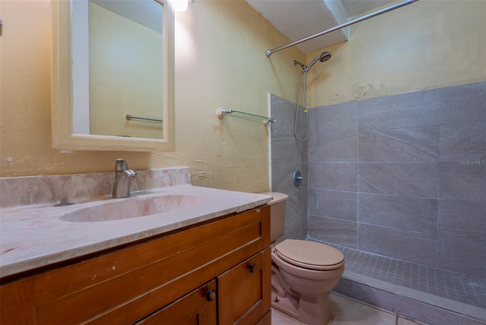 1016 ASHFORD AVE #8A