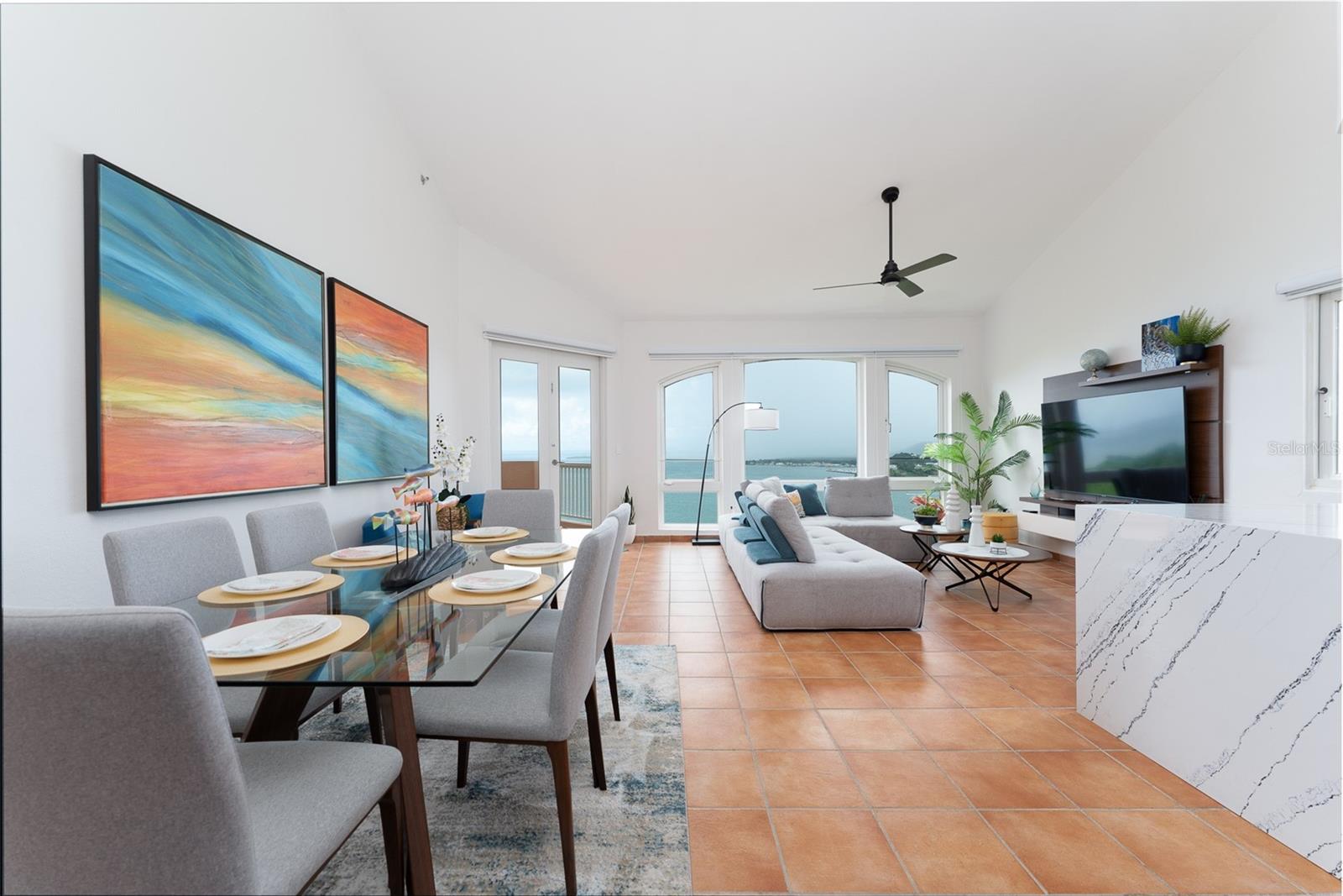 1000 AVE EL CONQUISTADOR #5586