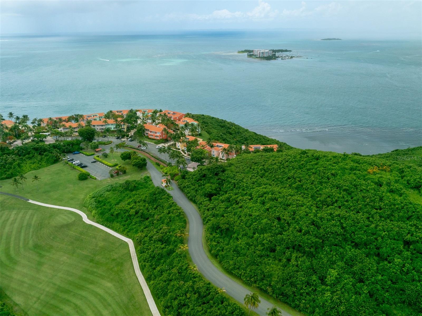 1000 AVE EL CONQUISTADOR #5586