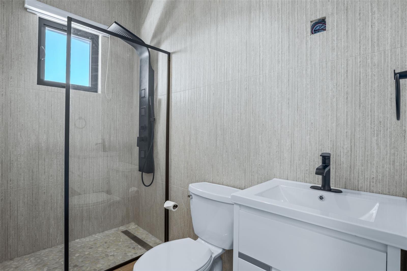 186 9.2 INT. AÑORANZAS DE CUBUY