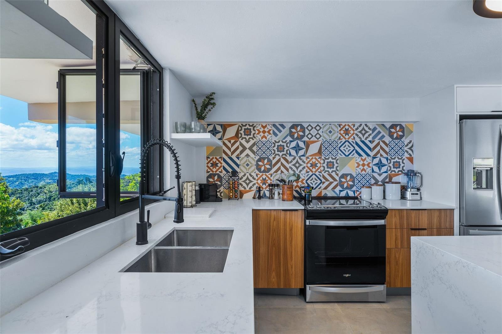 186 9.2 INT. AÑORANZAS DE CUBUY