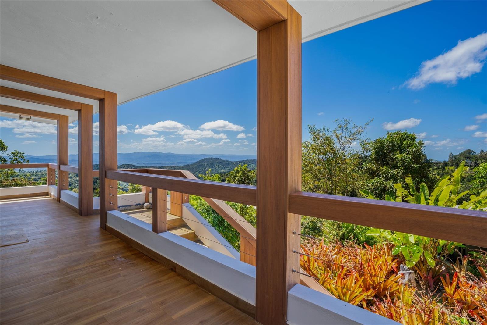 186 9.2 INT. AÑORANZAS DE CUBUY