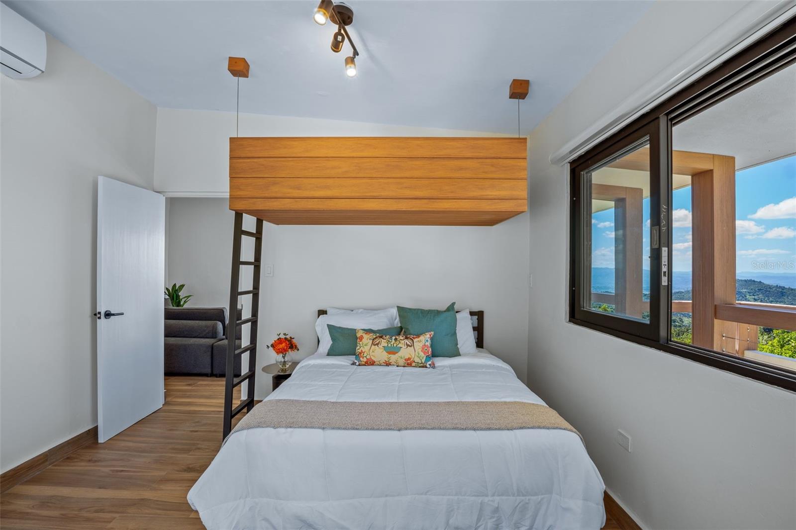 186 9.2 INT. AÑORANZAS DE CUBUY