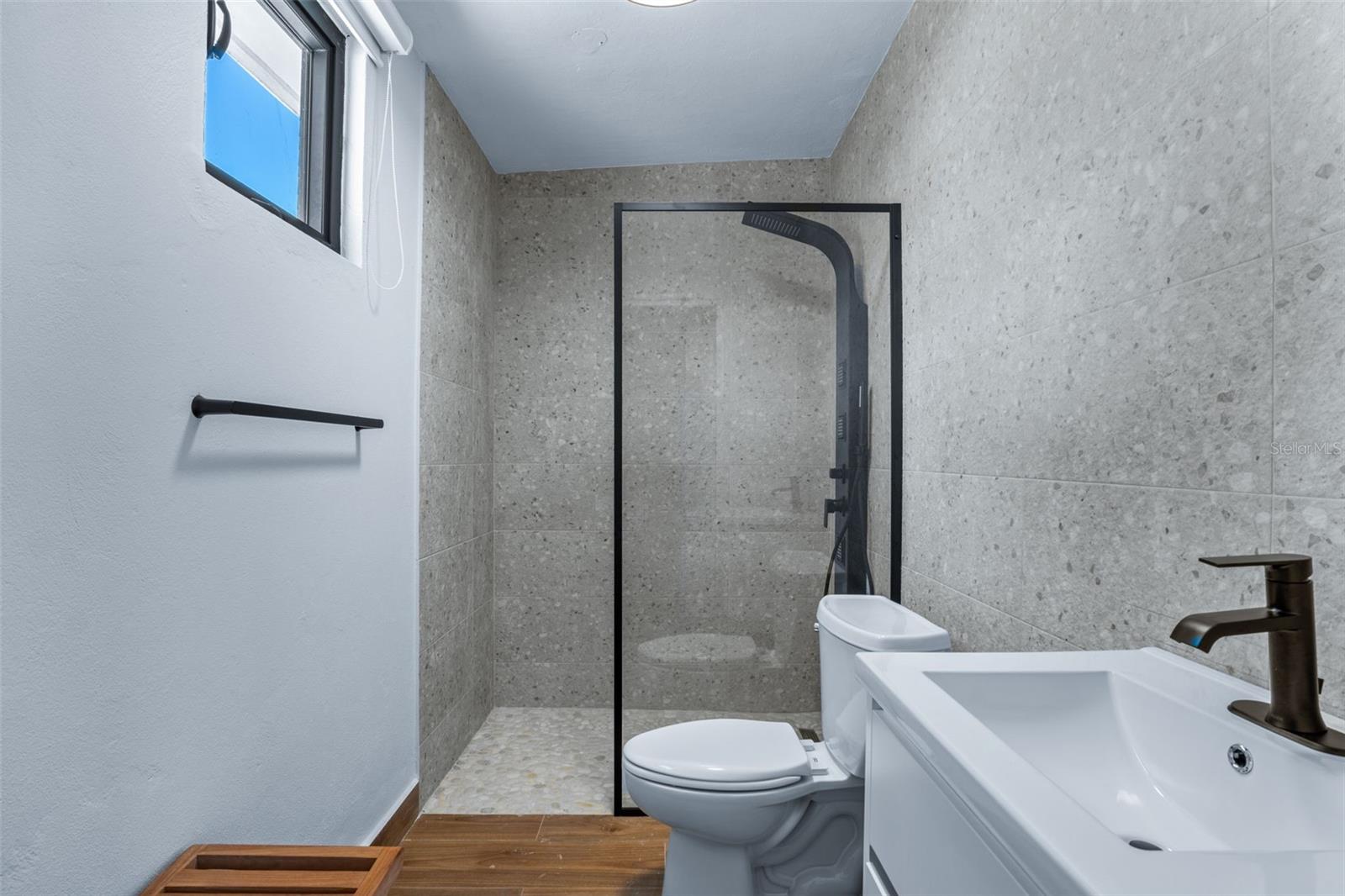 186 9.2 INT. AÑORANZAS DE CUBUY