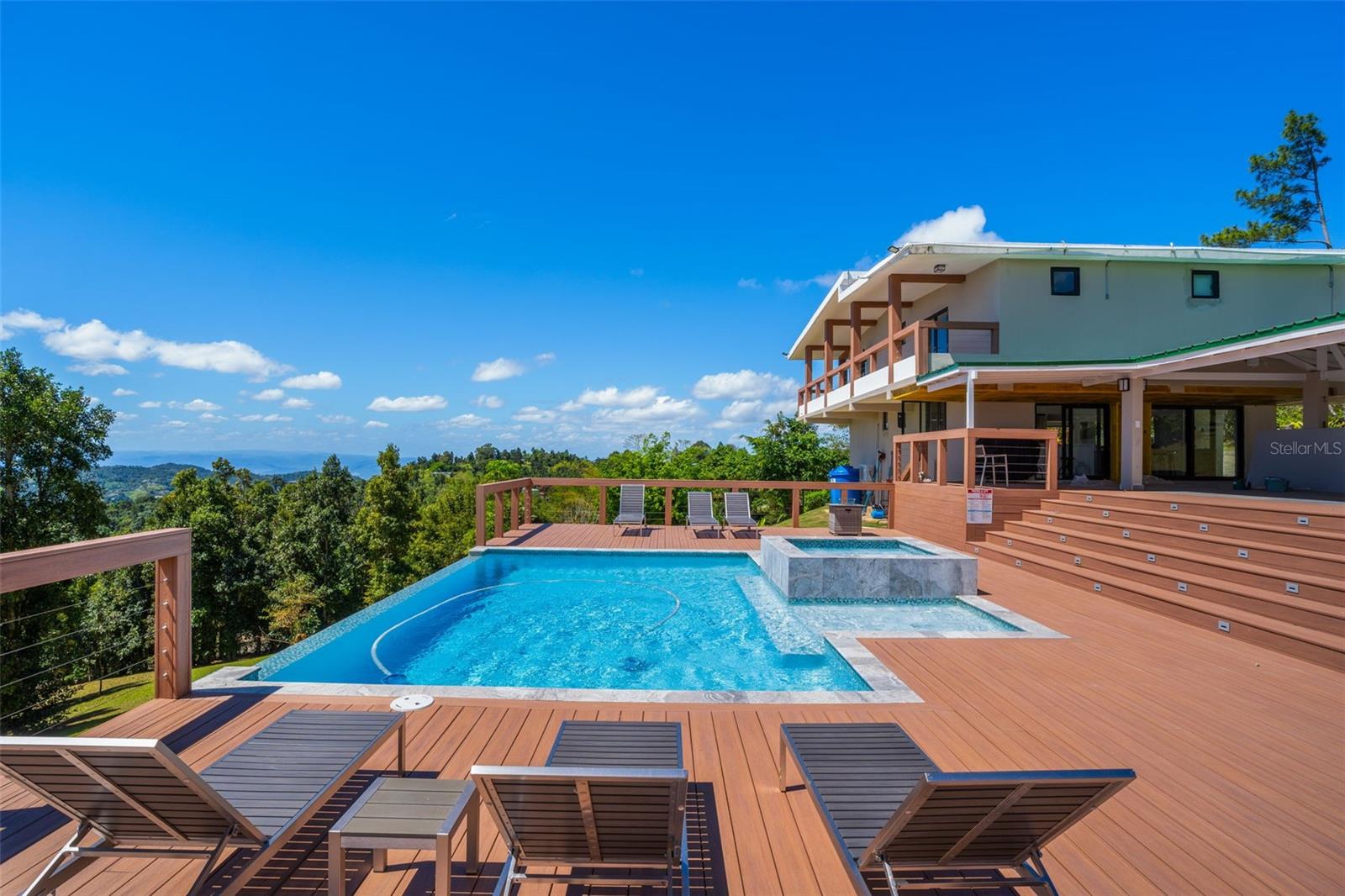 186 9.2 INT. AÑORANZAS DE CUBUY