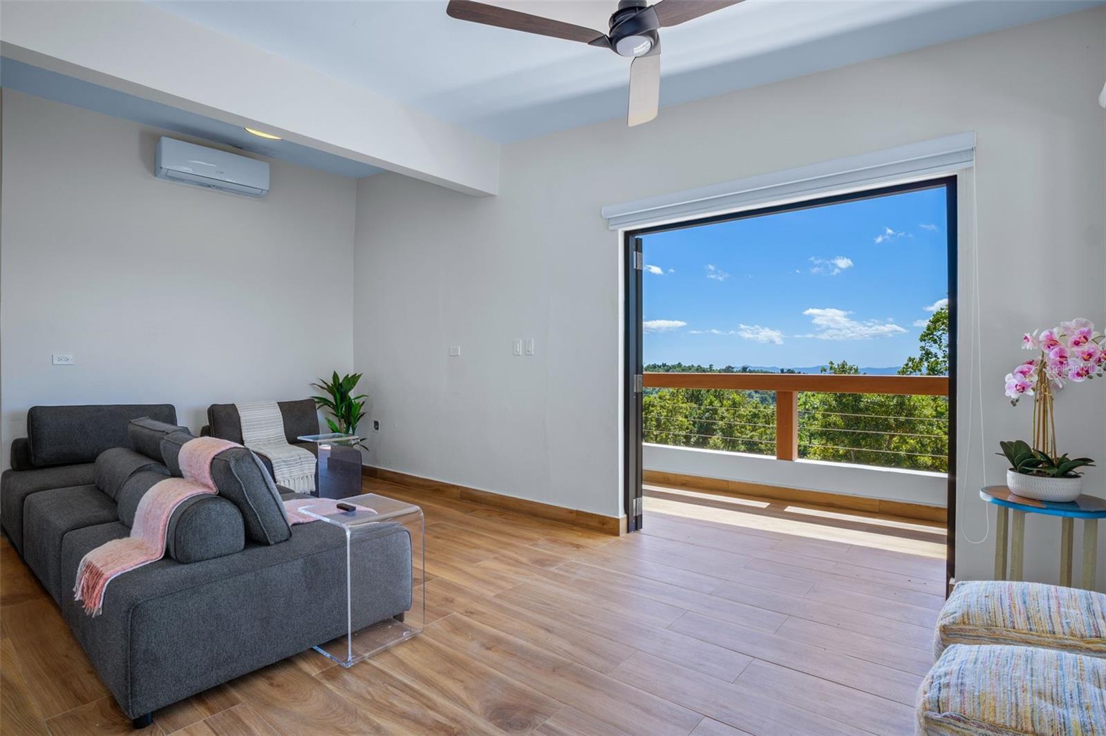 186 9.2 INT. AÑORANZAS DE CUBUY